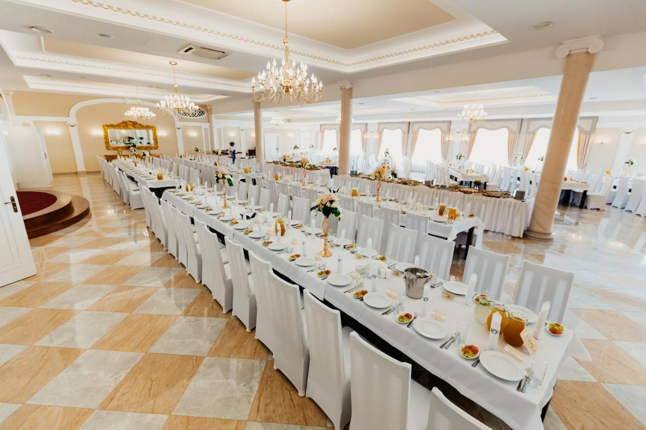 Mlyny  Hotel Korczowa מראה חיצוני תמונה
