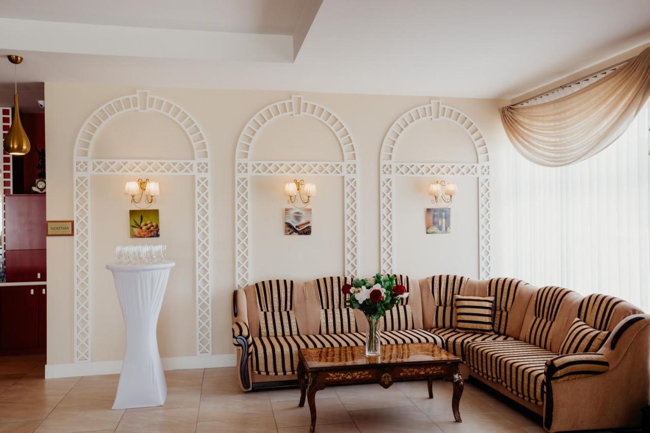 Mlyny  Hotel Korczowa מראה חיצוני תמונה
