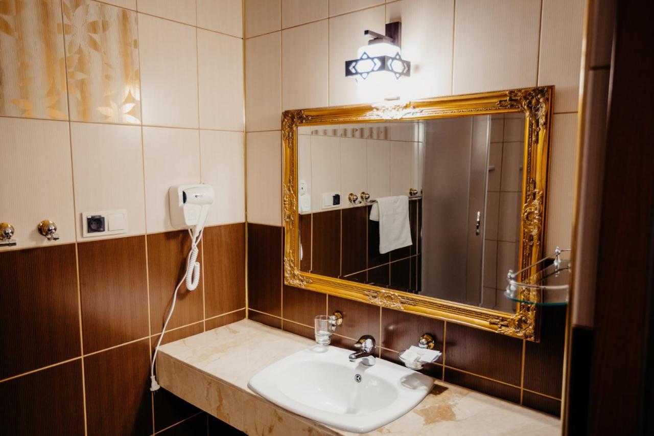 Mlyny  Hotel Korczowa מראה חיצוני תמונה