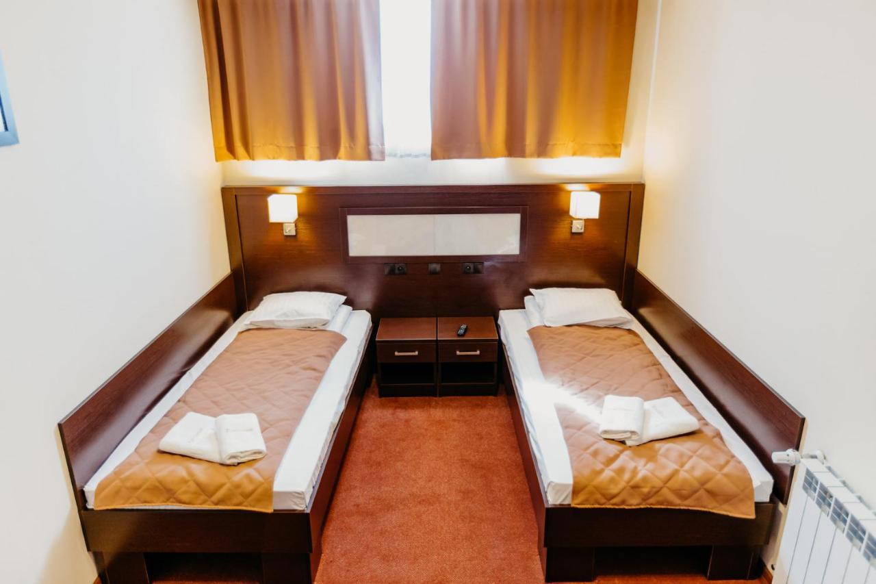 Mlyny  Hotel Korczowa מראה חיצוני תמונה