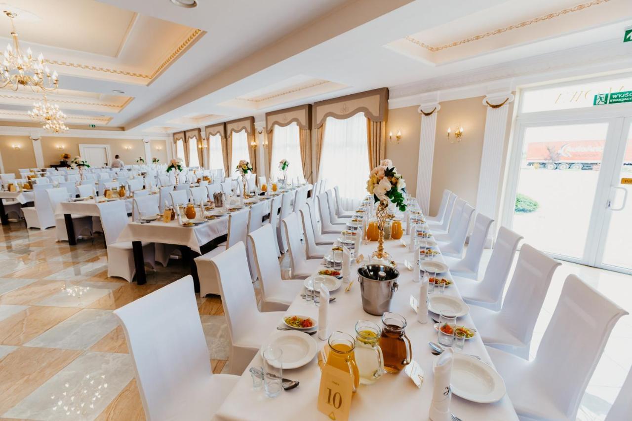 Mlyny  Hotel Korczowa מראה חיצוני תמונה