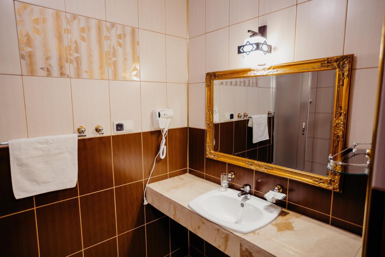 Mlyny  Hotel Korczowa מראה חיצוני תמונה