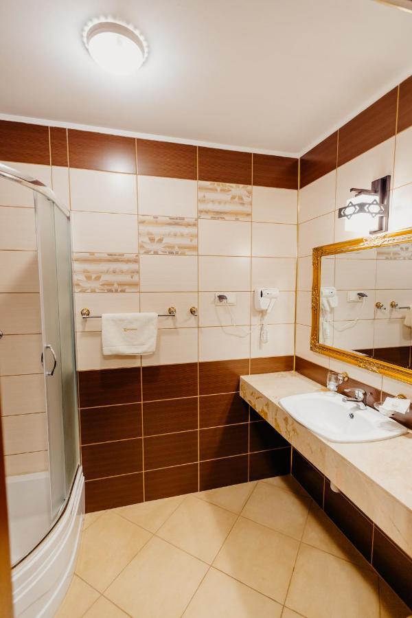 Mlyny  Hotel Korczowa מראה חיצוני תמונה
