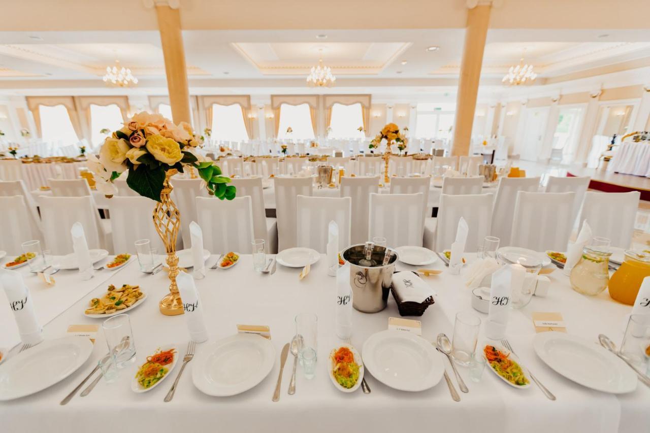 Mlyny  Hotel Korczowa מראה חיצוני תמונה