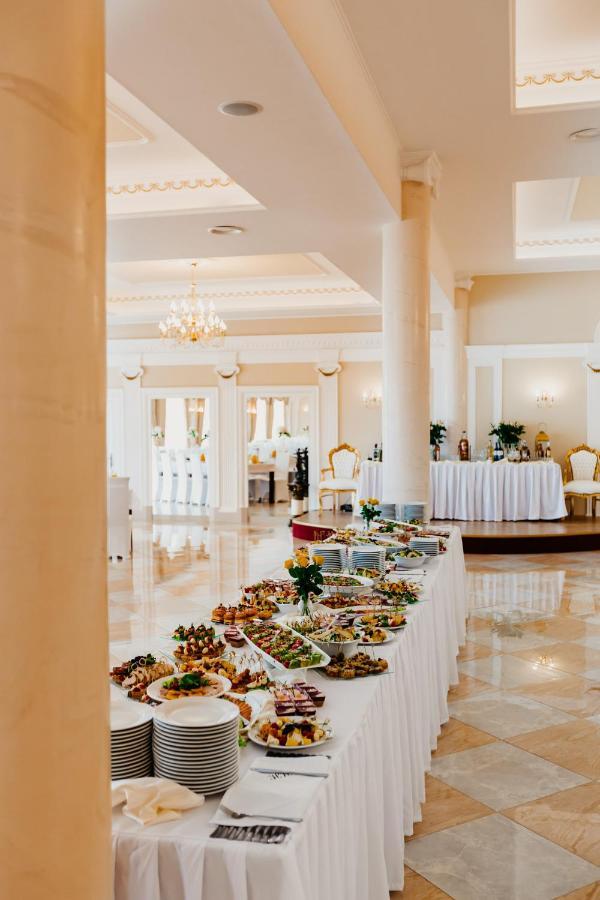 Mlyny  Hotel Korczowa מראה חיצוני תמונה